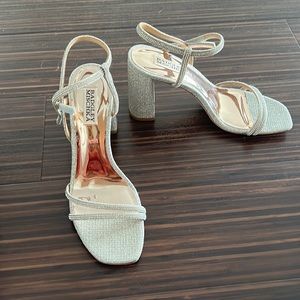 Badgley Mischka Women's Rebekah Heeled Sandal in Platinum Size 8 NEW WITH BOX